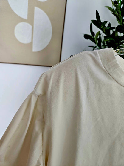 Damen-T-Shirt mit Schulterpolstern