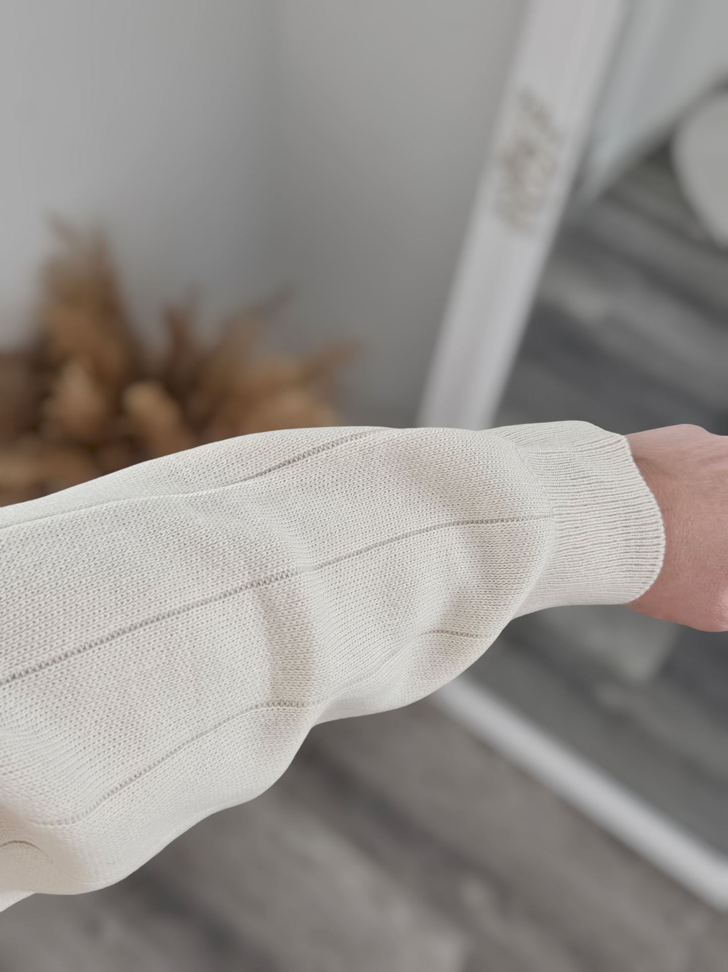 Set aus Strickpullover mit Rollkragen und Strickhose