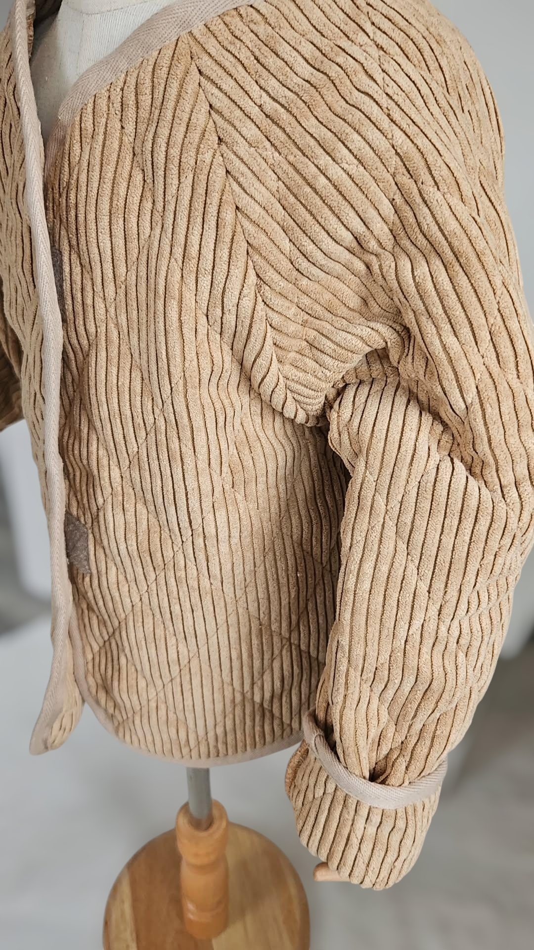 Stylische Cordjacke im Oversized-Look