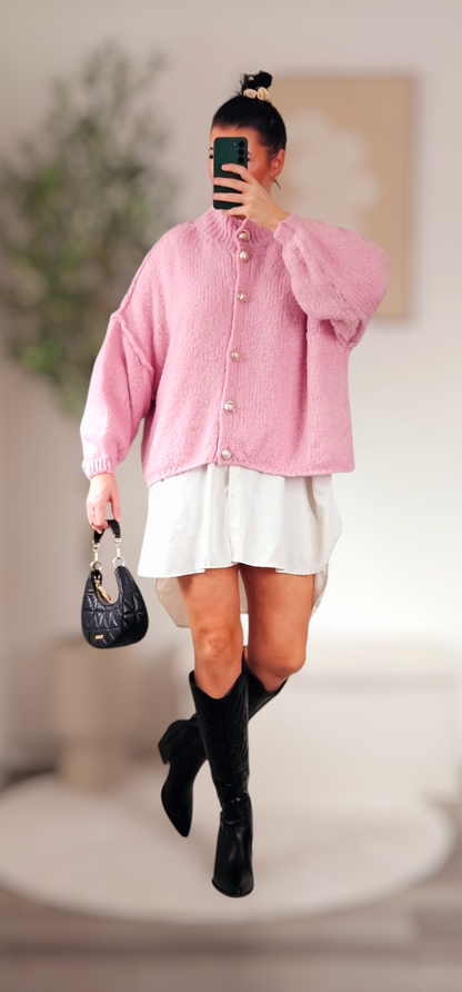 Strickjacke aus Wolle mit goldenen Knöpfen