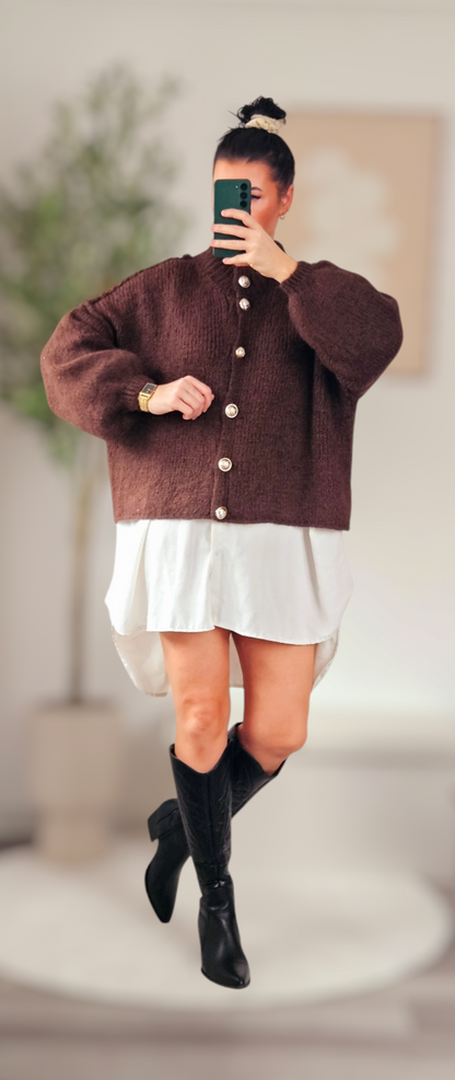 Strickjacke aus Wolle mit goldenen Knöpfen