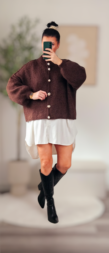 Strickjacke aus Wolle mit goldenen Knöpfen