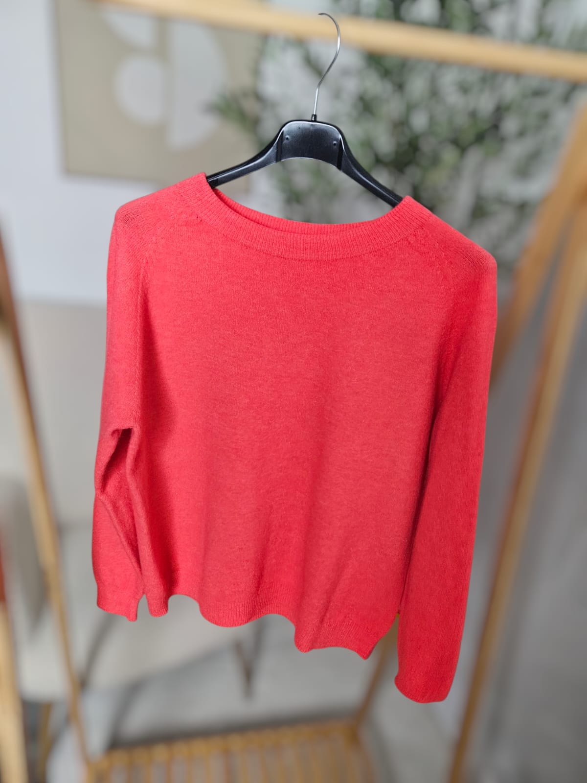 Pullover im Korallton