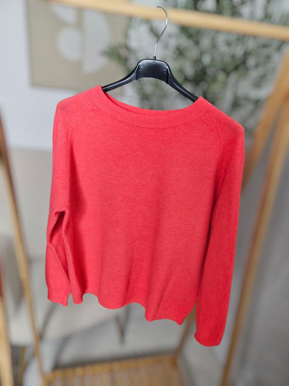 Pullover im Korallton