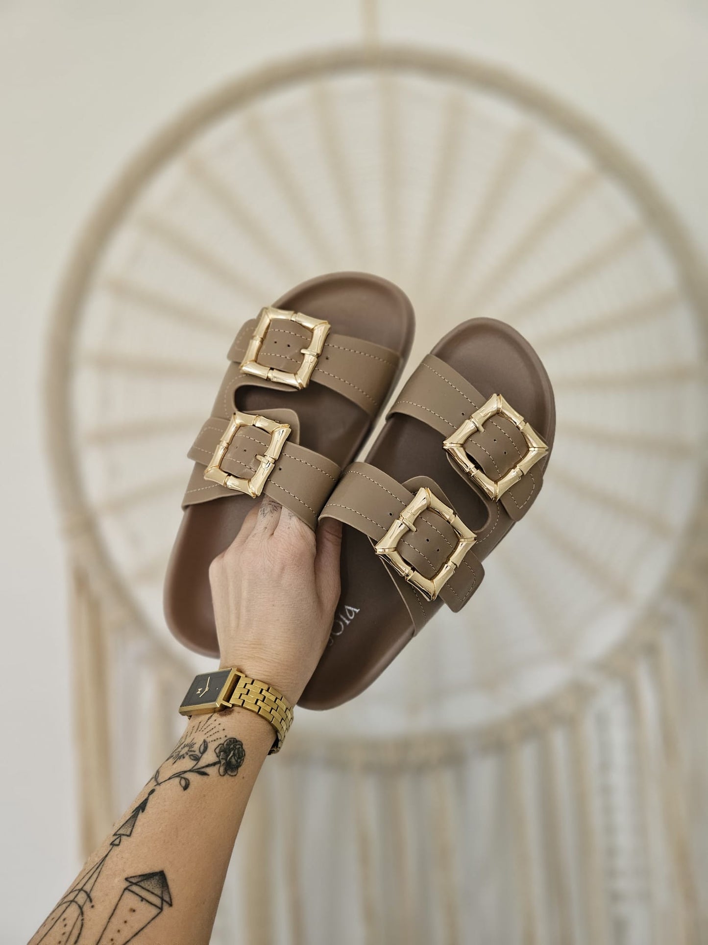 Elegante Sandalen mit Doppelschnalle