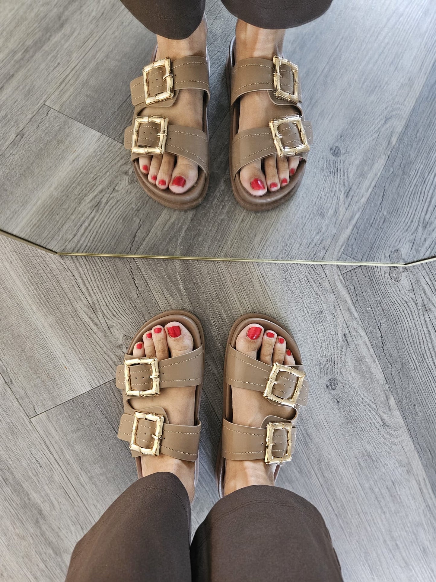 Elegante Sandalen mit Doppelschnalle